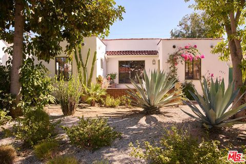 Photo of 1970 N New Hampshire Avenue, Los Angeles, CA 90027 (MLS # 25608583) Photo of 1970 N New Hampshire Avenue, Los Angeles, CA 90027 (MLS # 25608583)