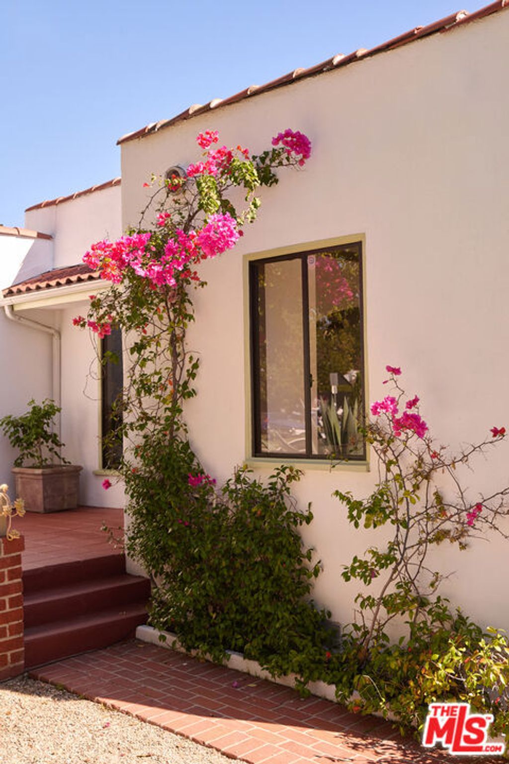 Photo of 1970 N New Hampshire Avenue, Los Angeles, CA 90027 (MLS # 25608583)
