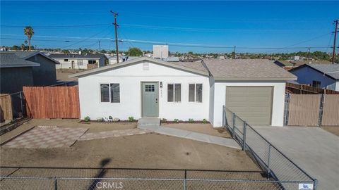 Photo of 650 Chateau Way, Barstow, CA 92311 (MLS # HD25199405)