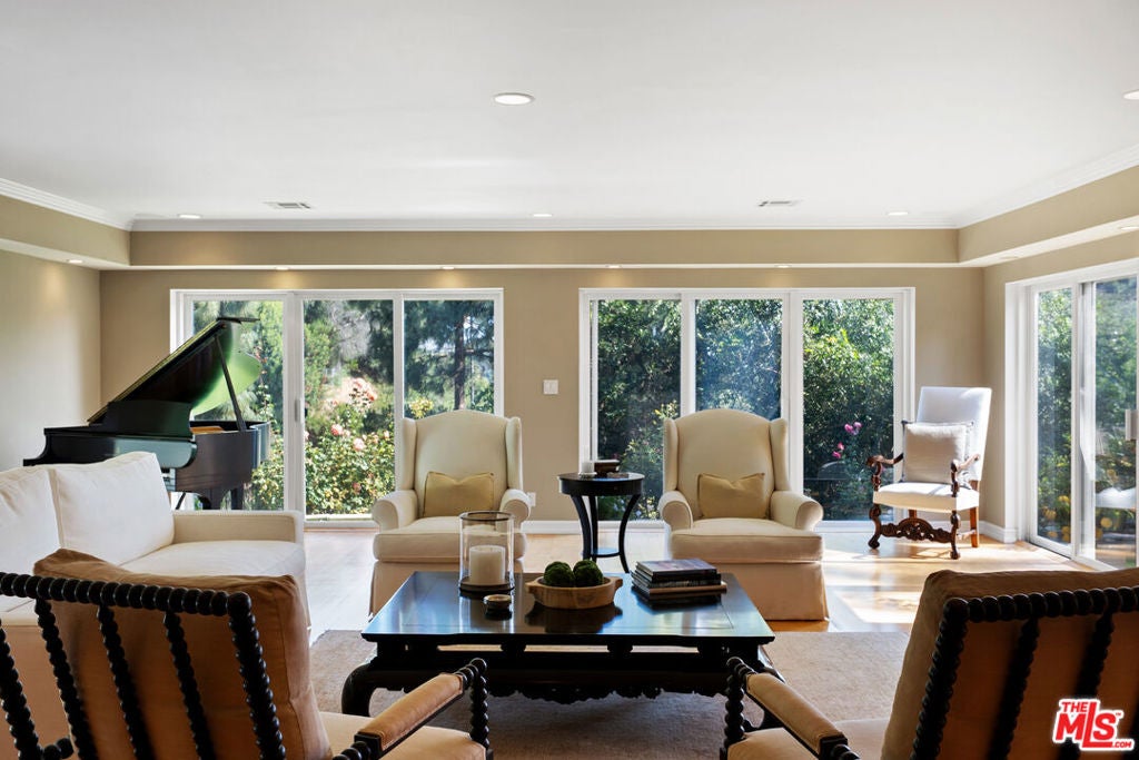 Photo of 12750 Mulholland Drive, Beverly Hills, CA 90210 (MLS # 26855993)