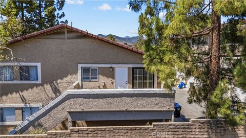 Photo of 1631 Charterwood Court, Thousand Oaks, CA 91362 (MLS # SR26159817)