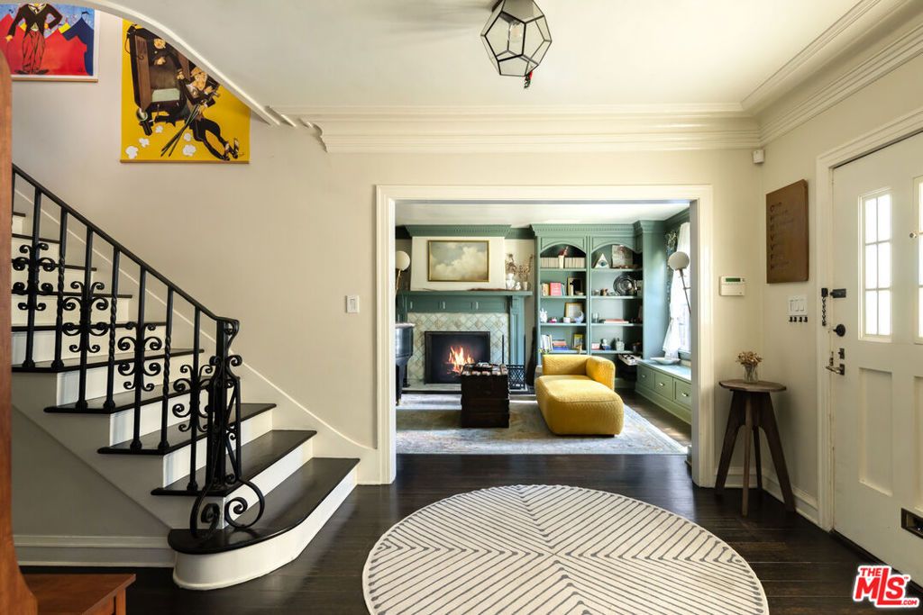 Photo of 644 N Cherokee Avenue, Los Angeles, CA 90004 (MLS # 25596297)