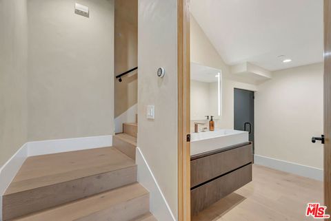 Tiny photo for 5935 Yarmouth Avenue, Encino, CA 91316 (MLS # 26636595)