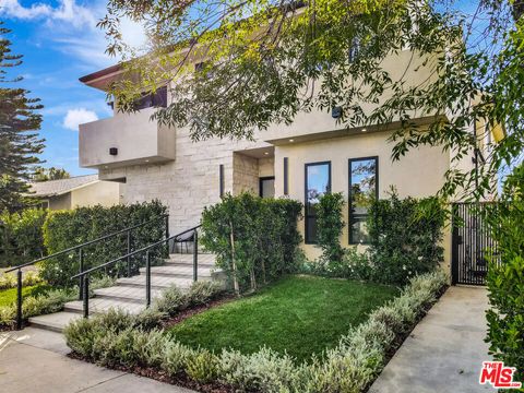 Tiny photo for 5935 Yarmouth Avenue, Encino, CA 91316 (MLS # 26636595)