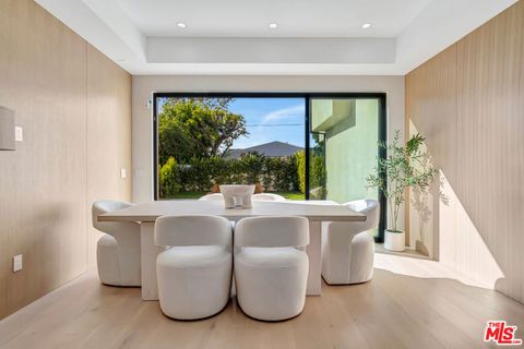 Tiny photo for 5935 Yarmouth Avenue, Encino, CA 91316 (MLS # 26636595)