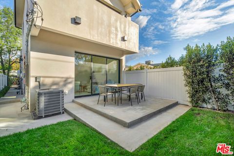 Tiny photo for 5935 Yarmouth Avenue, Encino, CA 91316 (MLS # 26636595)