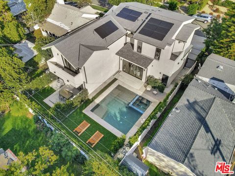 Tiny photo for 5935 Yarmouth Avenue, Encino, CA 91316 (MLS # 26636595)