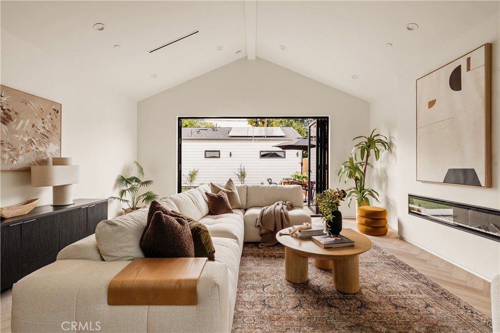 Photo of 15337 Lemay Street, Van Nuys, CA 91406 (MLS # DW26057780)