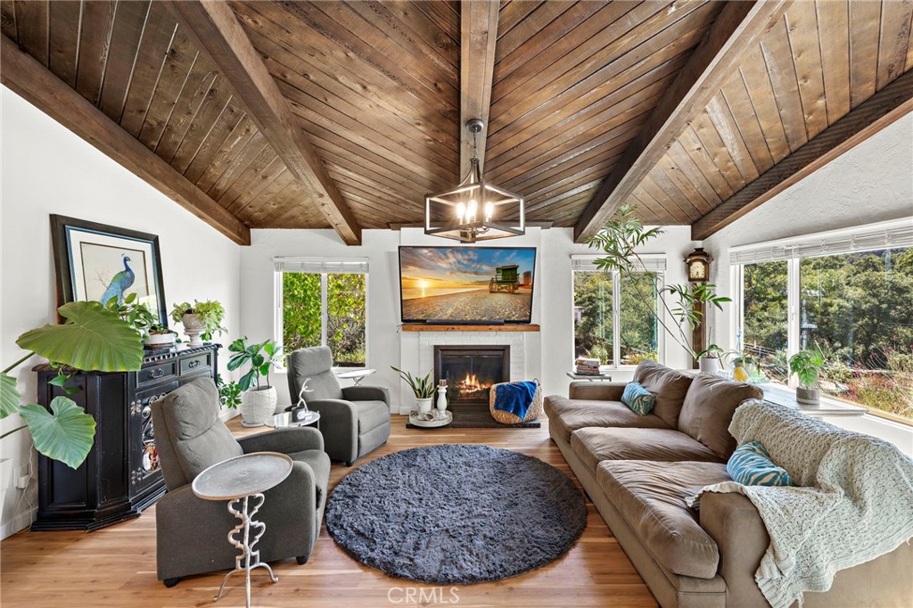 Fallbrook Dream Retreat on 2.35 Acres – Fully Remodeled & Surrounded by Nature
Discover the perfect blend of modern upgrades, privacy, and country charm in this beautifully remodeled 2 bed, 1 bath home (1,284 sq. ft.) tucked among majestic oaks on 2.35 acres of usable land.
Highlights You’ll Love:
Brand new roof (6 months old) & central AC (1 year old),
Re-piped with Pex plumbing,
Stylishly updated kitchen, bathroom, flooring & paint,
Tons of natural light,
Dual-pane windows, new doors, oversized garage with conversion potential.
Irrigation system, astro turf backyard, greenhouse & three 3 x 6 raised garden beds.
Multiple citrus & fruit trees thriving in one of the world’s best growing climates.
Wake up to morning mist rolling across your land and a family of quail greeting the day. As evening falls, a pair of barn owls nest in the front oak, creating a rare connection to nature that few properties offer. Sunsets are spectacular and the proximity to either Fallbrook or Temecula makes the location super convenient.
With plenty of room to expand—build an ADU, workshop, or second home—this property is a rare opportunity to create your dream retreat in the Rainbow area of Fallbrook.
No HOA • Low Taxes • Endless Possibilities