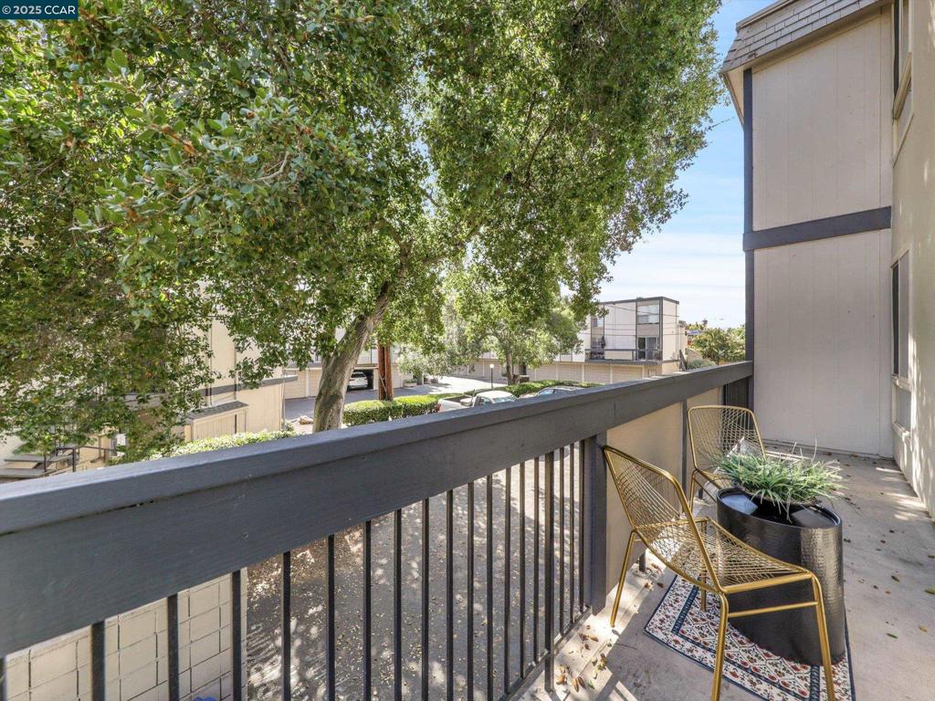 COMSTOCK GARDENS - Residential