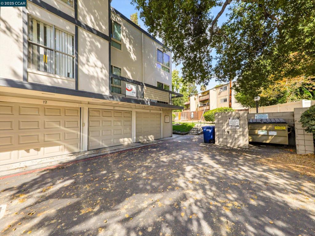 COMSTOCK GARDENS - Residential