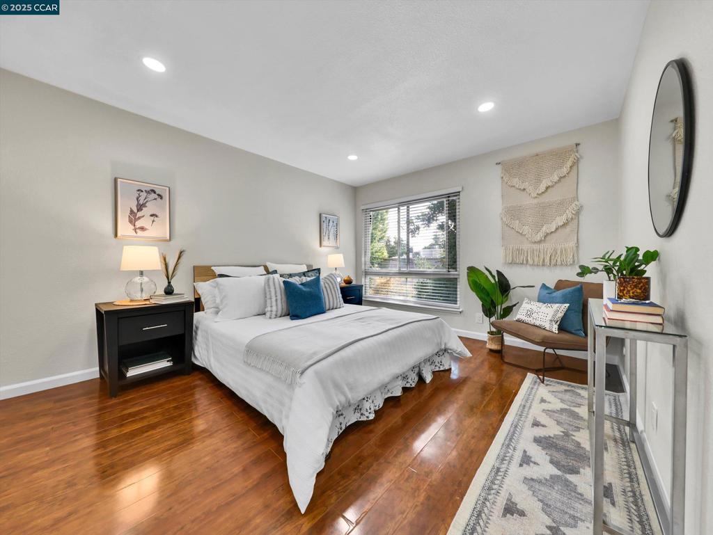 COMSTOCK GARDENS - Residential