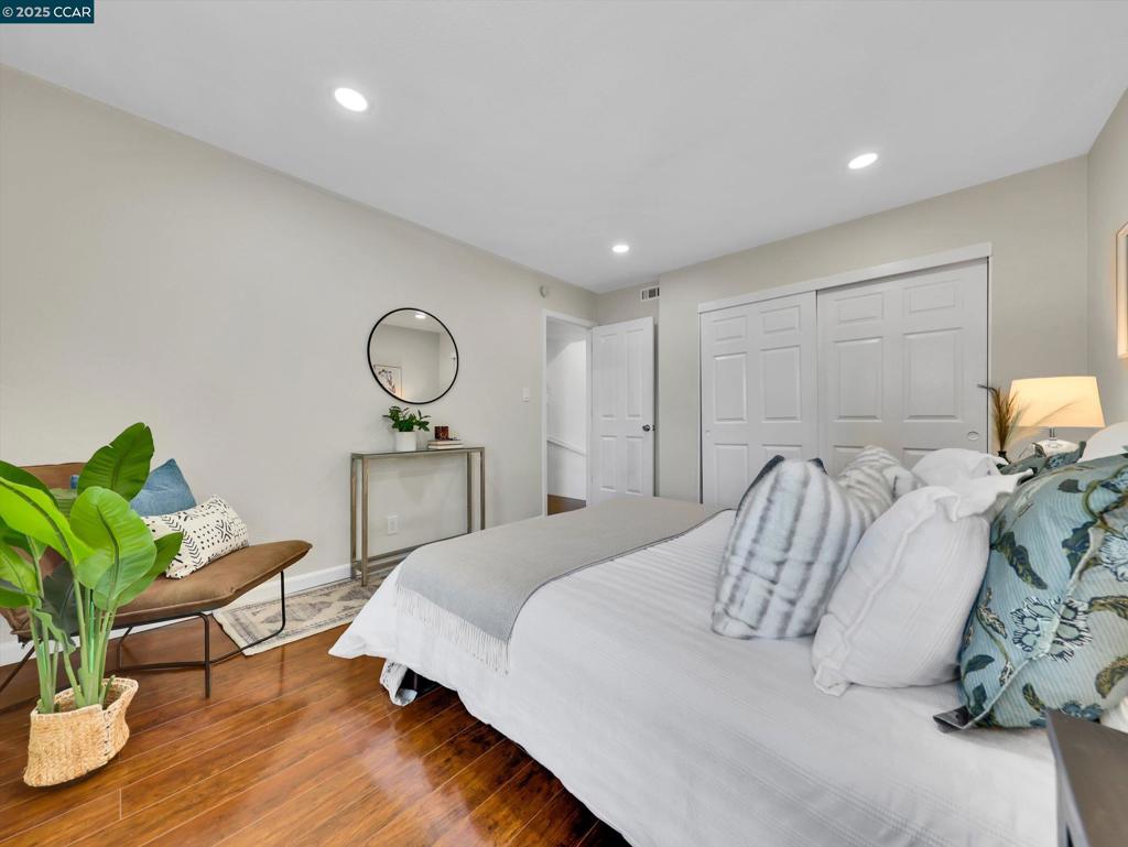 COMSTOCK GARDENS - Residential