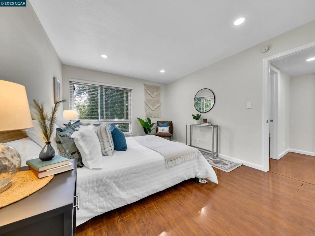 COMSTOCK GARDENS - Residential
