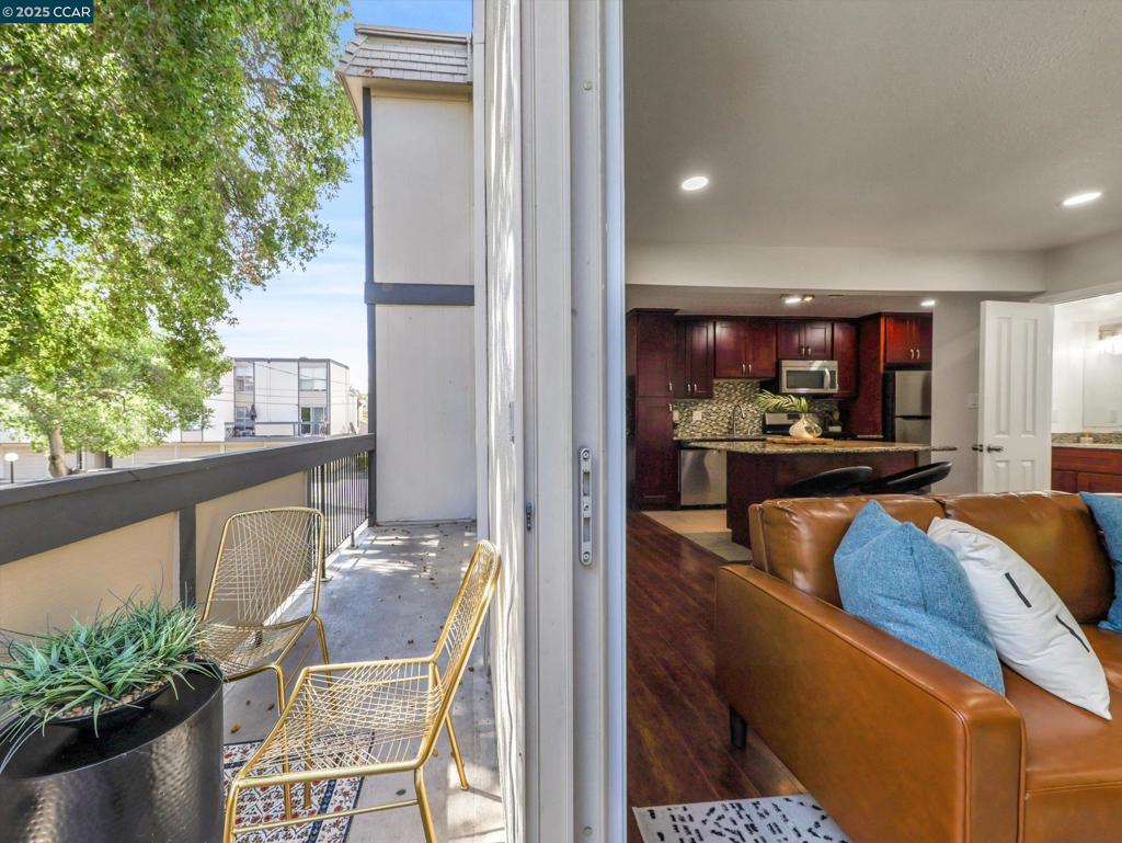 COMSTOCK GARDENS - Residential