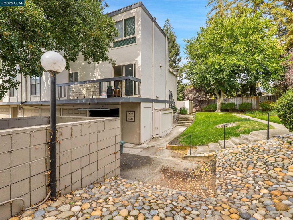 COMSTOCK GARDENS - Residential
