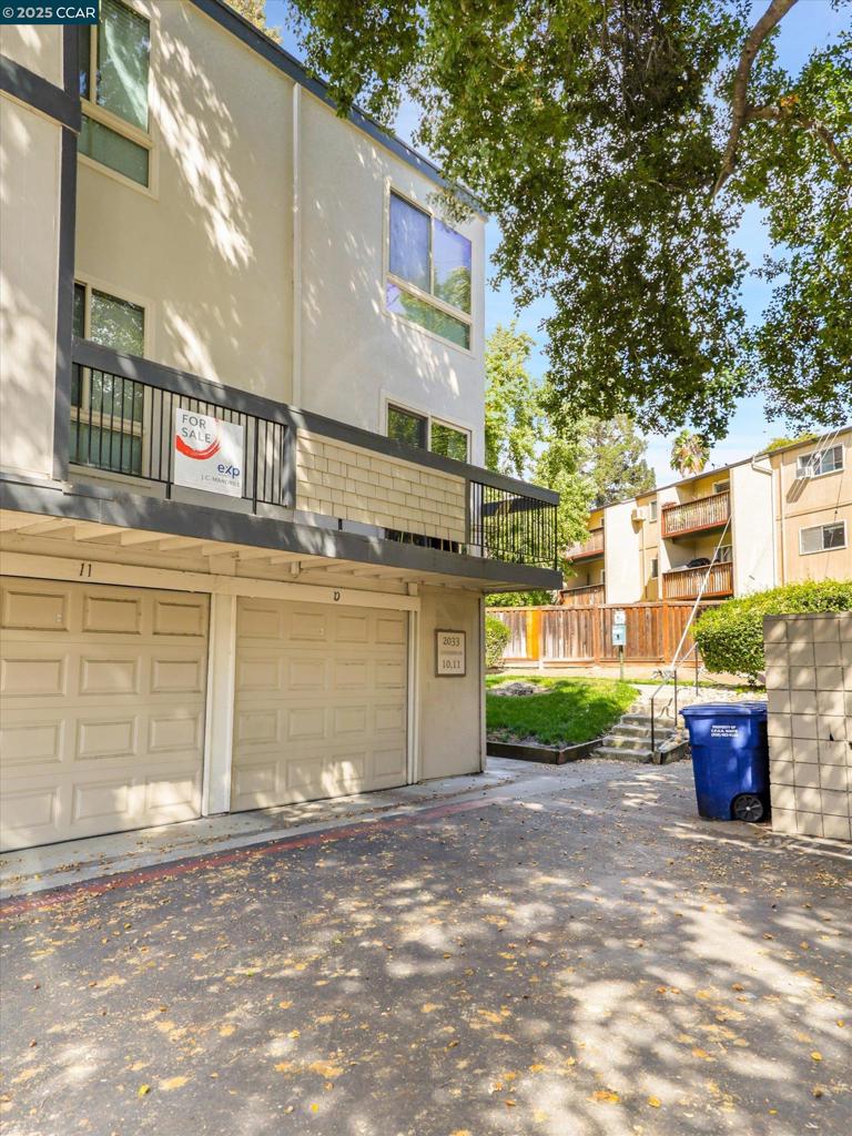 COMSTOCK GARDENS - Residential