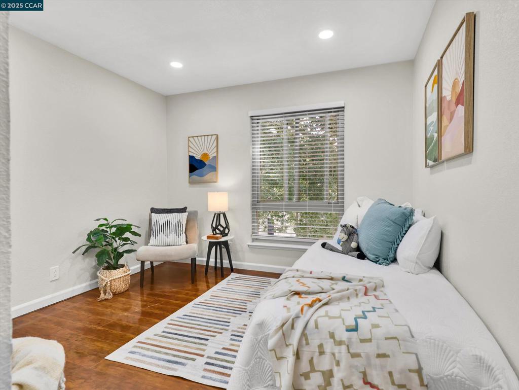 COMSTOCK GARDENS - Residential