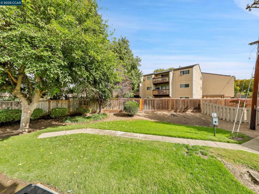 COMSTOCK GARDENS - Residential