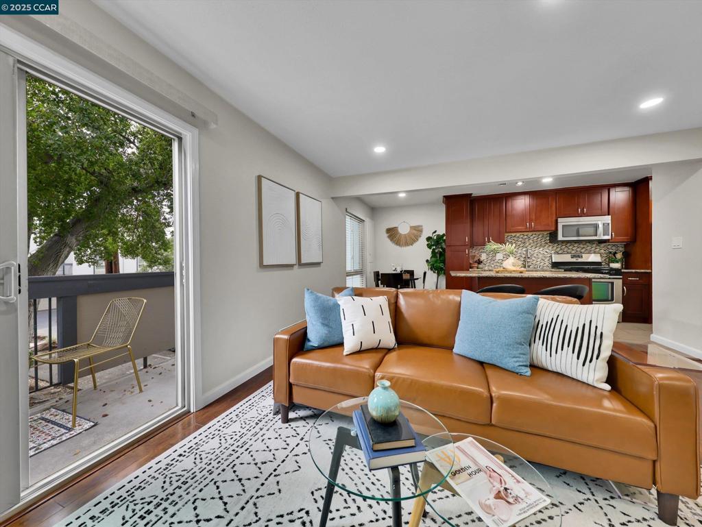 COMSTOCK GARDENS - Residential