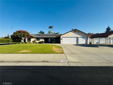 Photo of 13901 Laverton AVE, Bakersfield, CA 93314 (MLS # SR26142036)