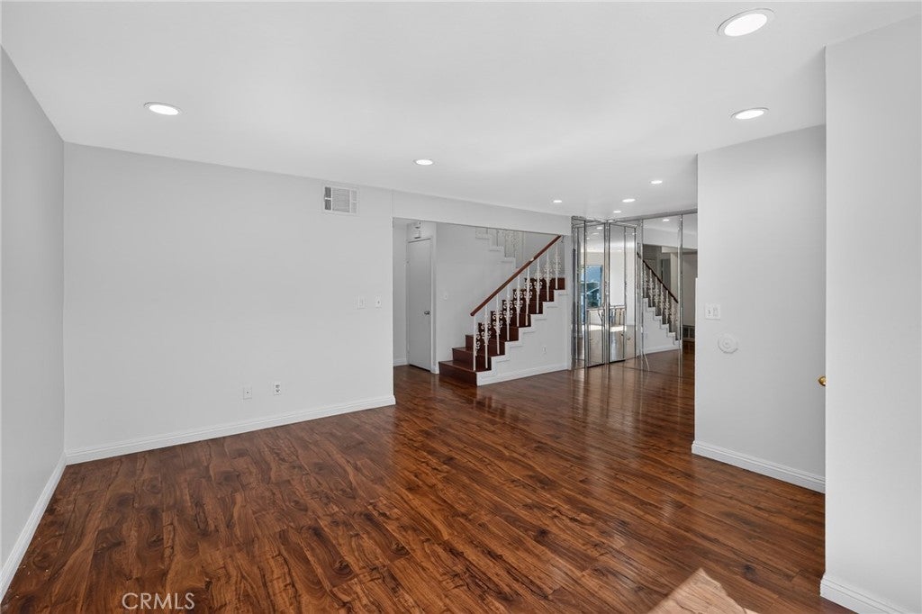 5130 W 1st E