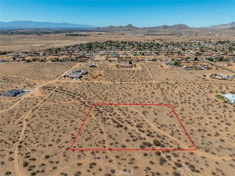 Photo of 0 Candlewood Road, Apple Valley, CA 92307 (MLS # HD25241820)