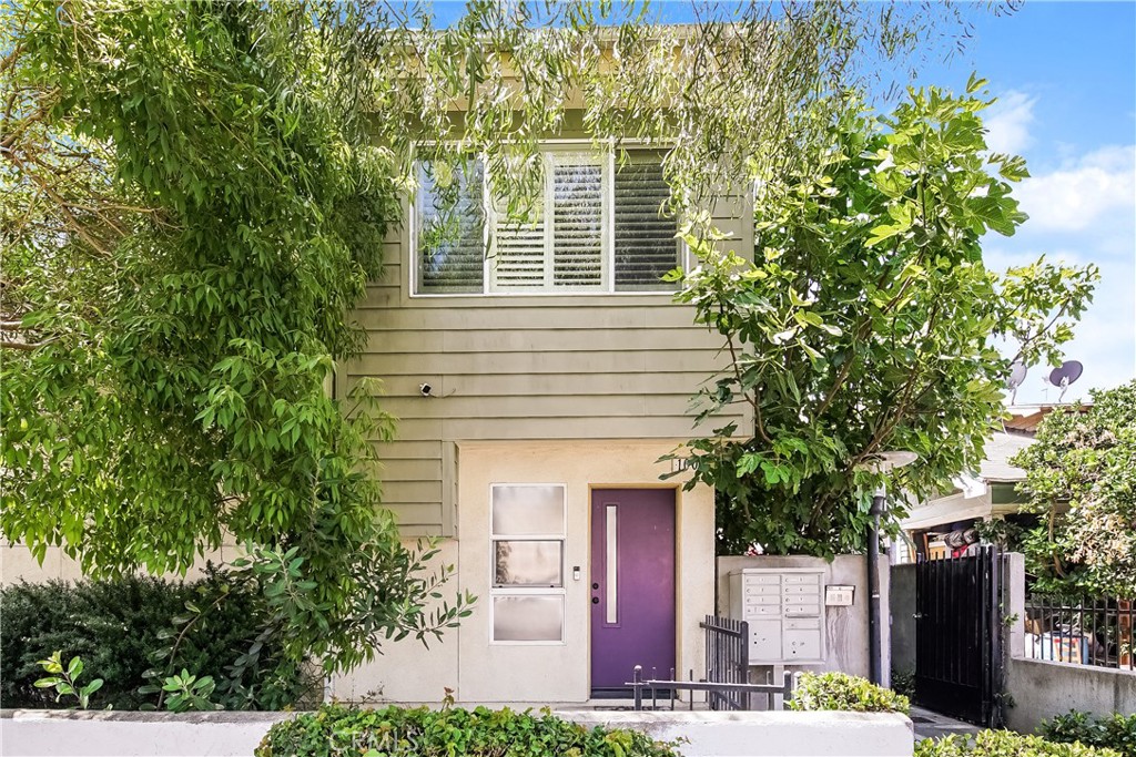 Welcome to this beautifully updated 3-level end unit townhouse, combining modern comfort, smart upgrades, and unbeatable central LA convenience. Built in 2008 and sharing only one wall, this light-filled home lives like a private retreat in the heart of the city.
Step inside to discover engineered hardwood floors throughout, a new HVAC system, new roofing, and in-unit washer and dryer—everything you need for modern, easy living. The open-concept layout is both spacious and functional, with thoughtful upgrades at every turn. Both bathrooms have been fully renovated, featuring sleek finishes and contemporary design, while custom closets offer plenty of organized storage.
Enjoy sustainable living with fully paid-off solar panels and a Level 2 EV charger in the attached garage. With low HOA dues and high-end improvements, this home is as practical as it is stylish.
Located just blocks from the E Line Metro, right off the Vermont Corridor, and with quick access to the 110 and 10 Freeways, commuting is a breeze. You're minutes from major LA landmarks like the Coliseum, BMO Stadium, and the Natural History Museum, and perfectly situated to benefit from the city's investment in infrastructure ahead of the 2028 Olympics.
Bonus: This property qualifies for the USC Neighborhood Homeownership Program, offering potential incentives for eligible USC employees and affiliates.
Don’t miss this opportunity to own a beautifully upgraded, energy-efficient home in one of LA’s most vibrant and centrally located neighborhoods!