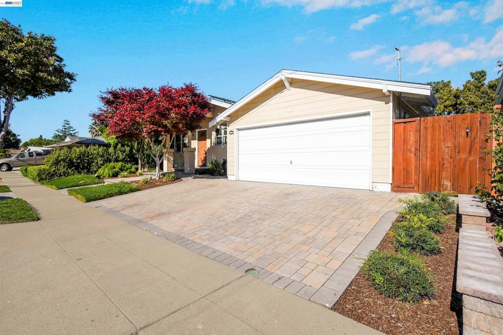 24654 Broadmore Ave.