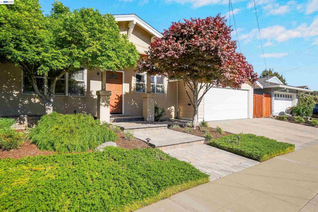 24654 Broadmore Ave.