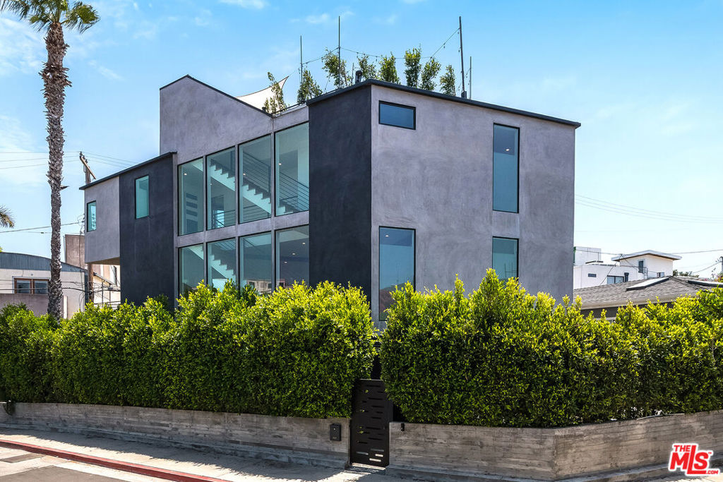 126 Thornton Place