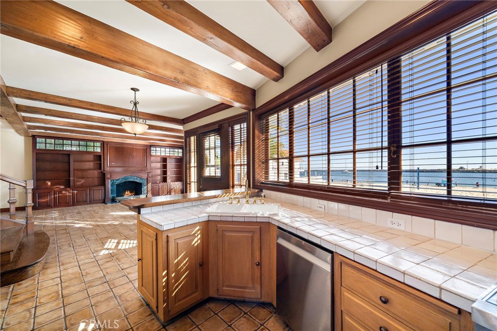 Corona del Mar South of PCH (CDMS) - Residential Lease