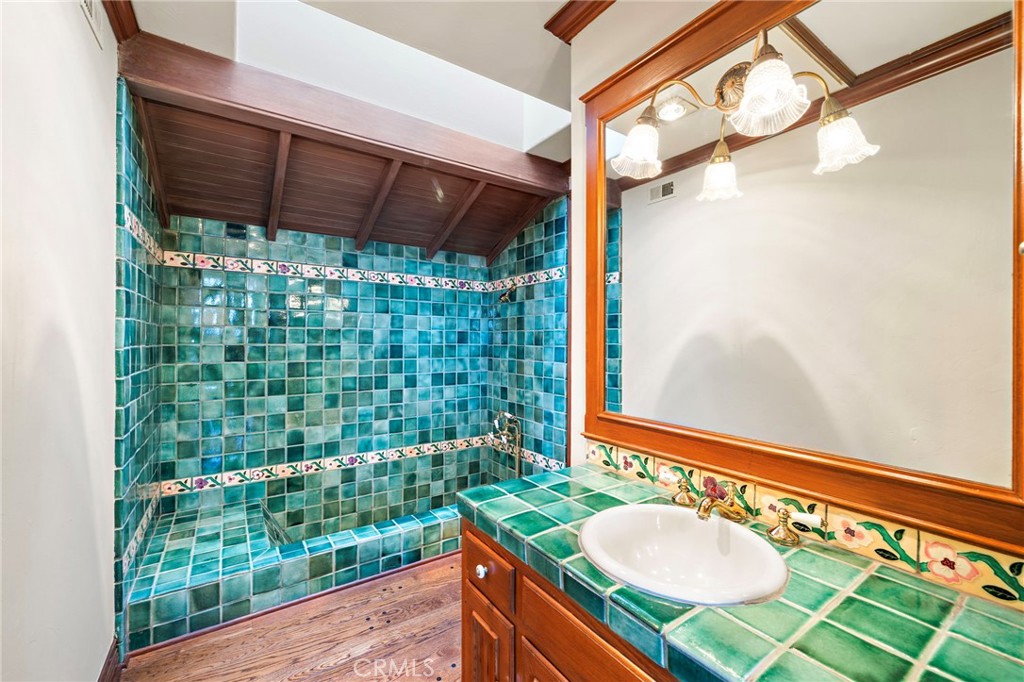 Corona del Mar South of PCH (CDMS) - Residential Lease