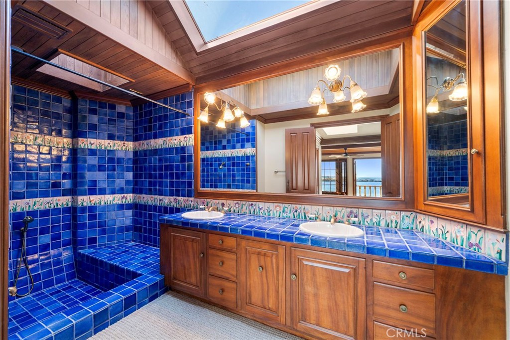 Corona del Mar South of PCH (CDMS) - Residential Lease