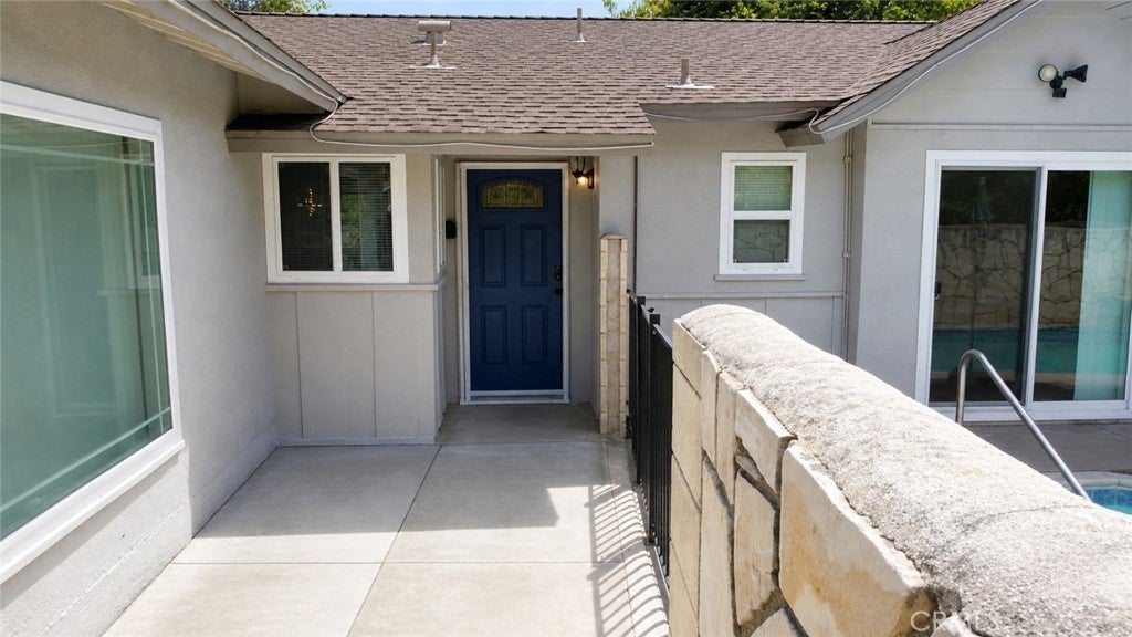 1260 Grove Ave