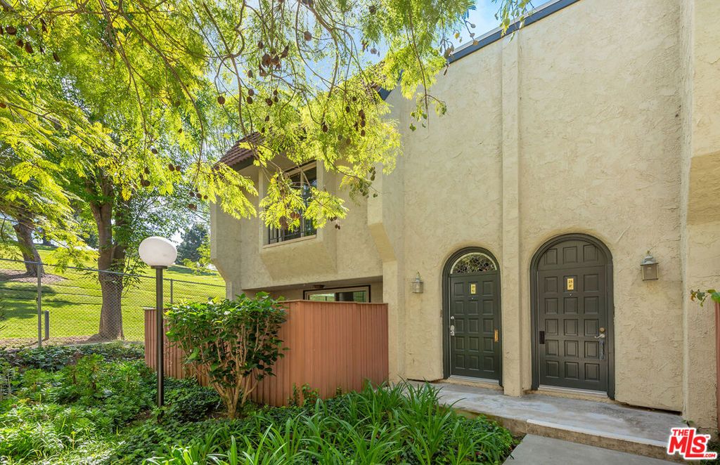 Photo of 11260 Overland Avenue #25G, Culver City, CA 90230 (MLS # 26644605)