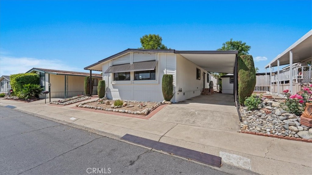 929 E Foothill Blvd 118