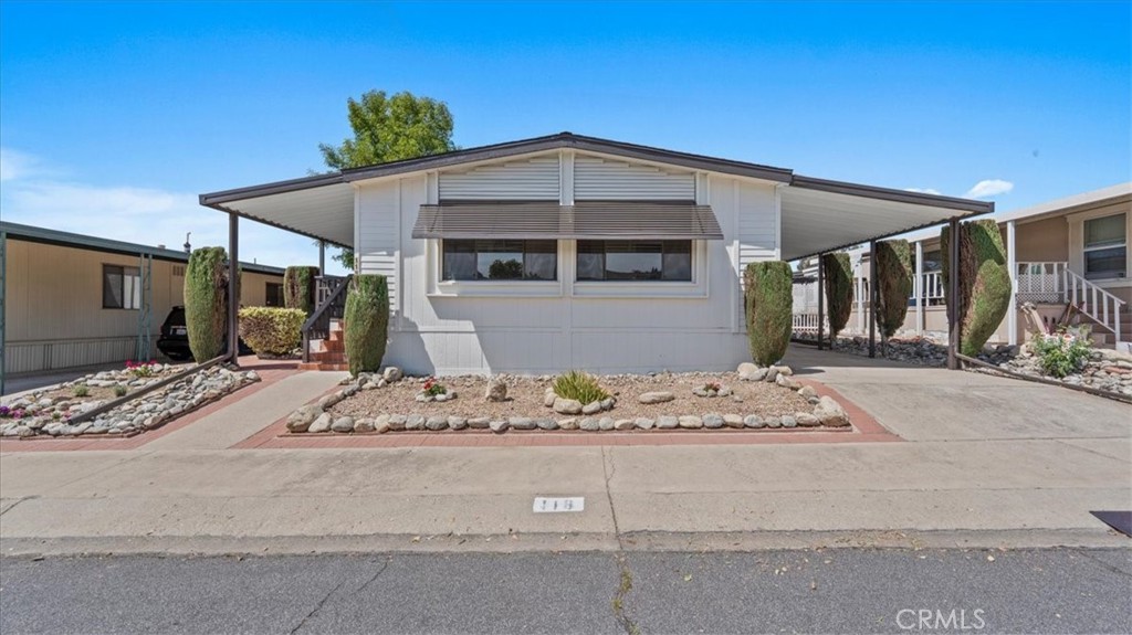 929 E Foothill Blvd 118