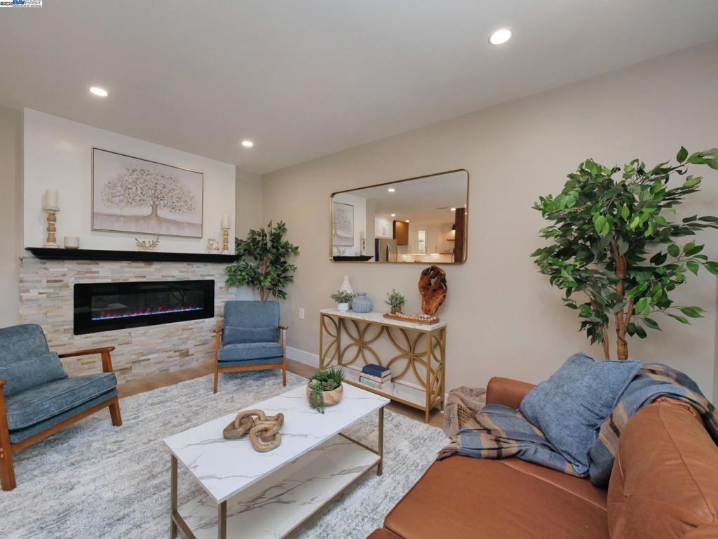 ROSSMOOR - Residential