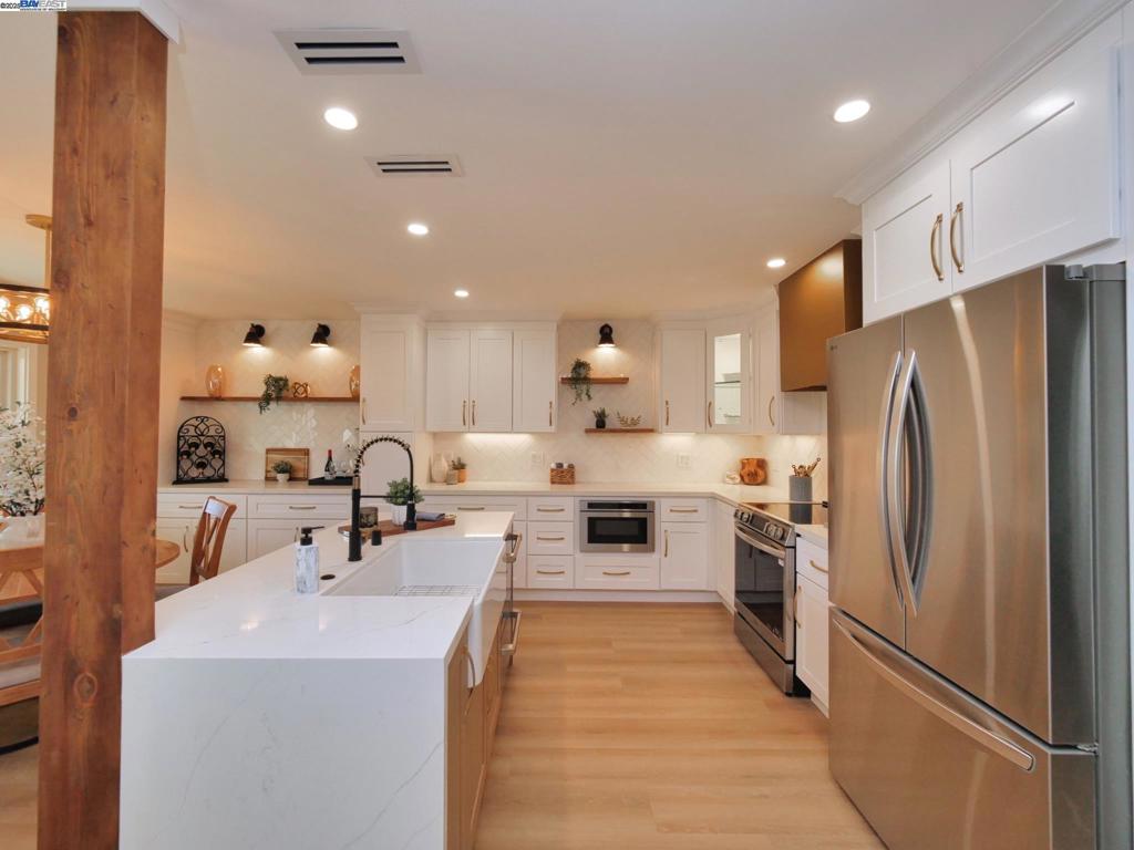 ROSSMOOR - Residential