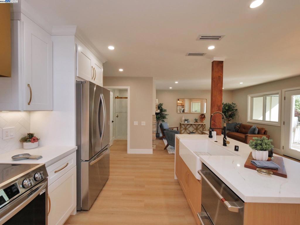 ROSSMOOR - Residential