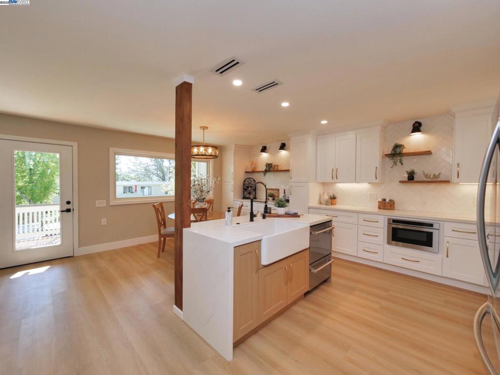 ROSSMOOR - Residential