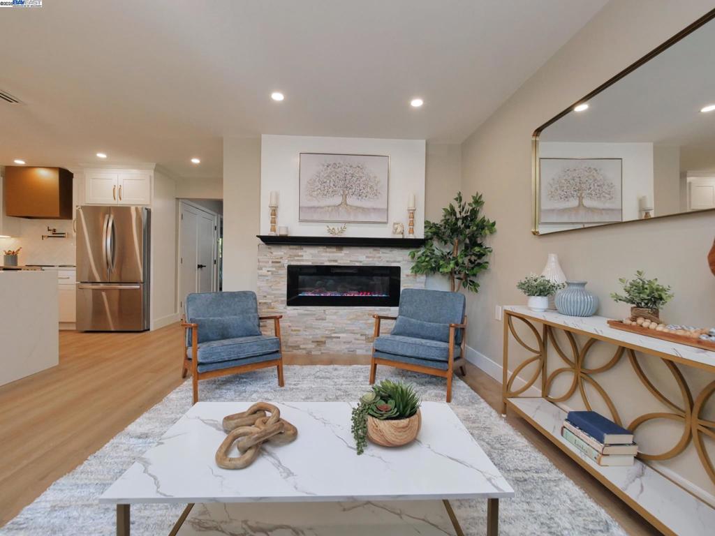 ROSSMOOR - Residential