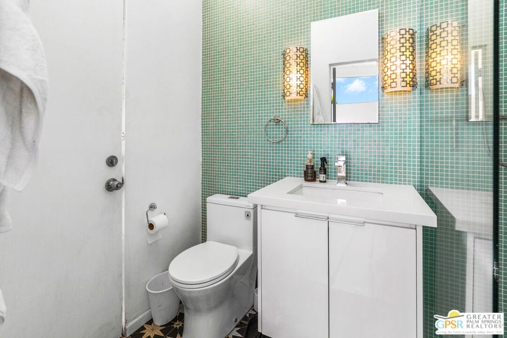 Racquet Club East - Residential