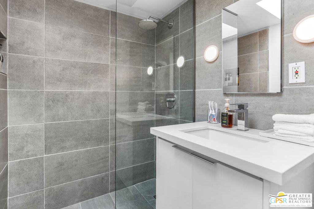 Racquet Club East - Residential