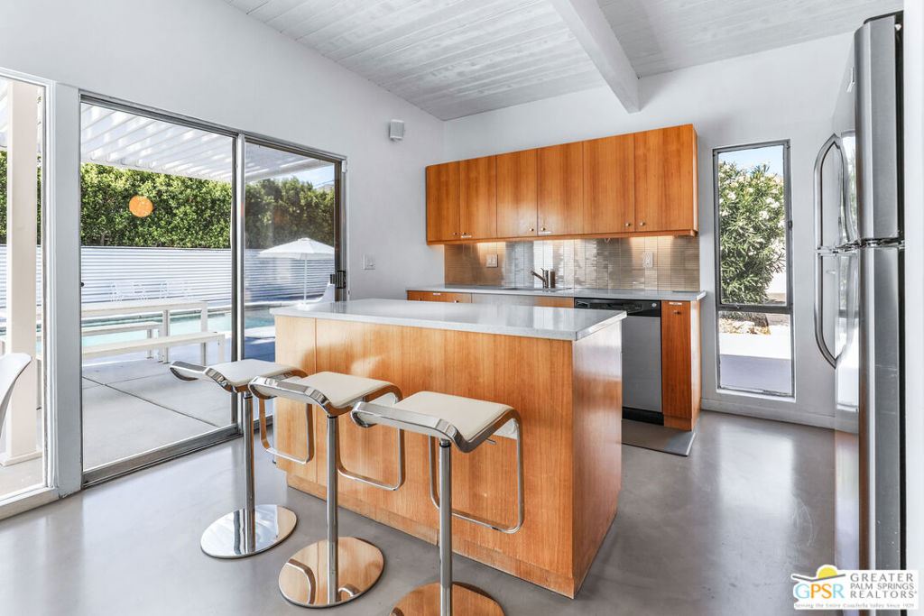 Racquet Club East - Residential