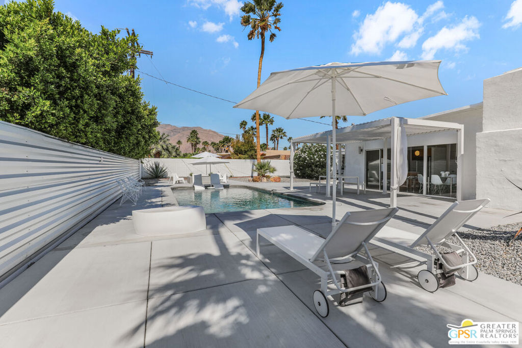 Racquet Club East - Residential