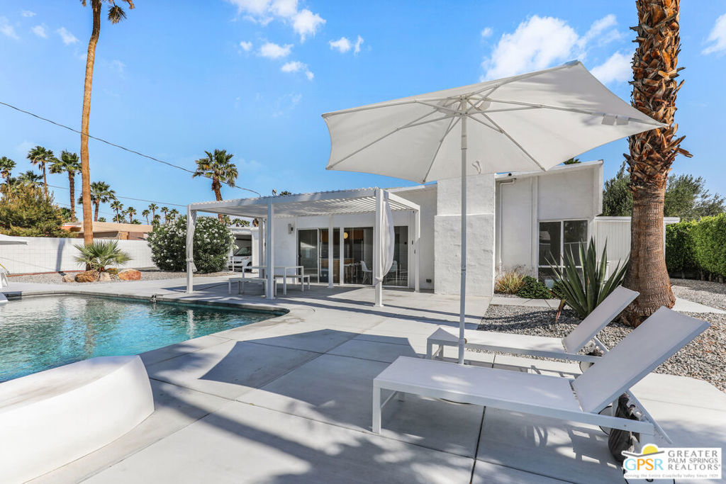 Racquet Club East - Residential