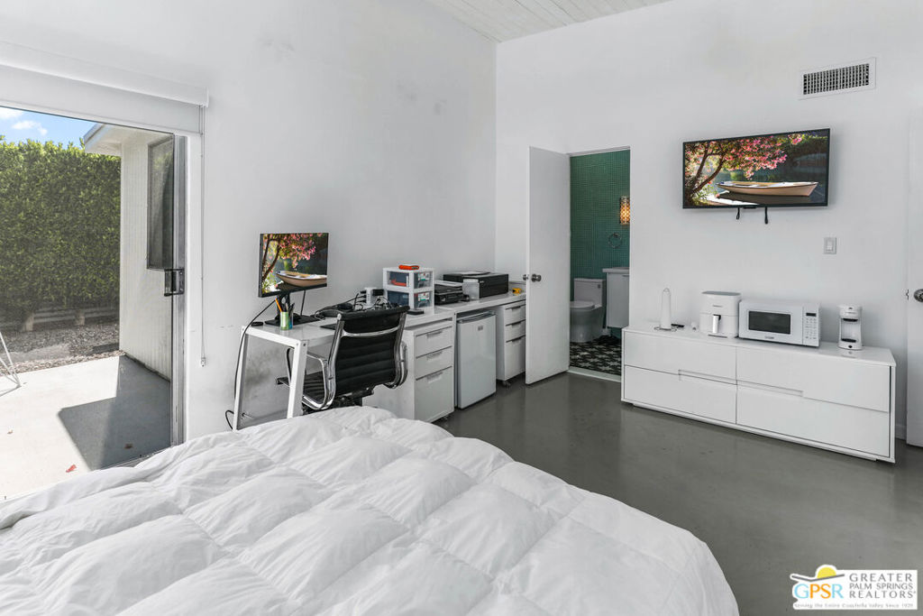 Racquet Club East - Residential