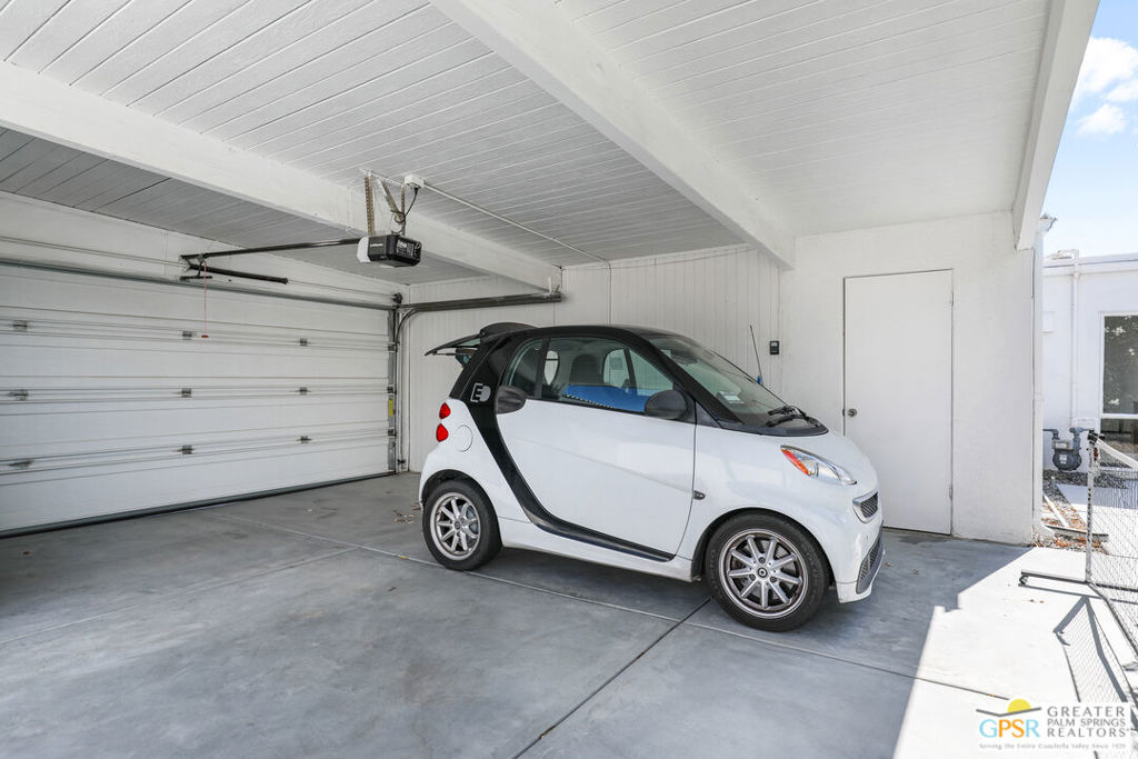 Racquet Club East - Residential